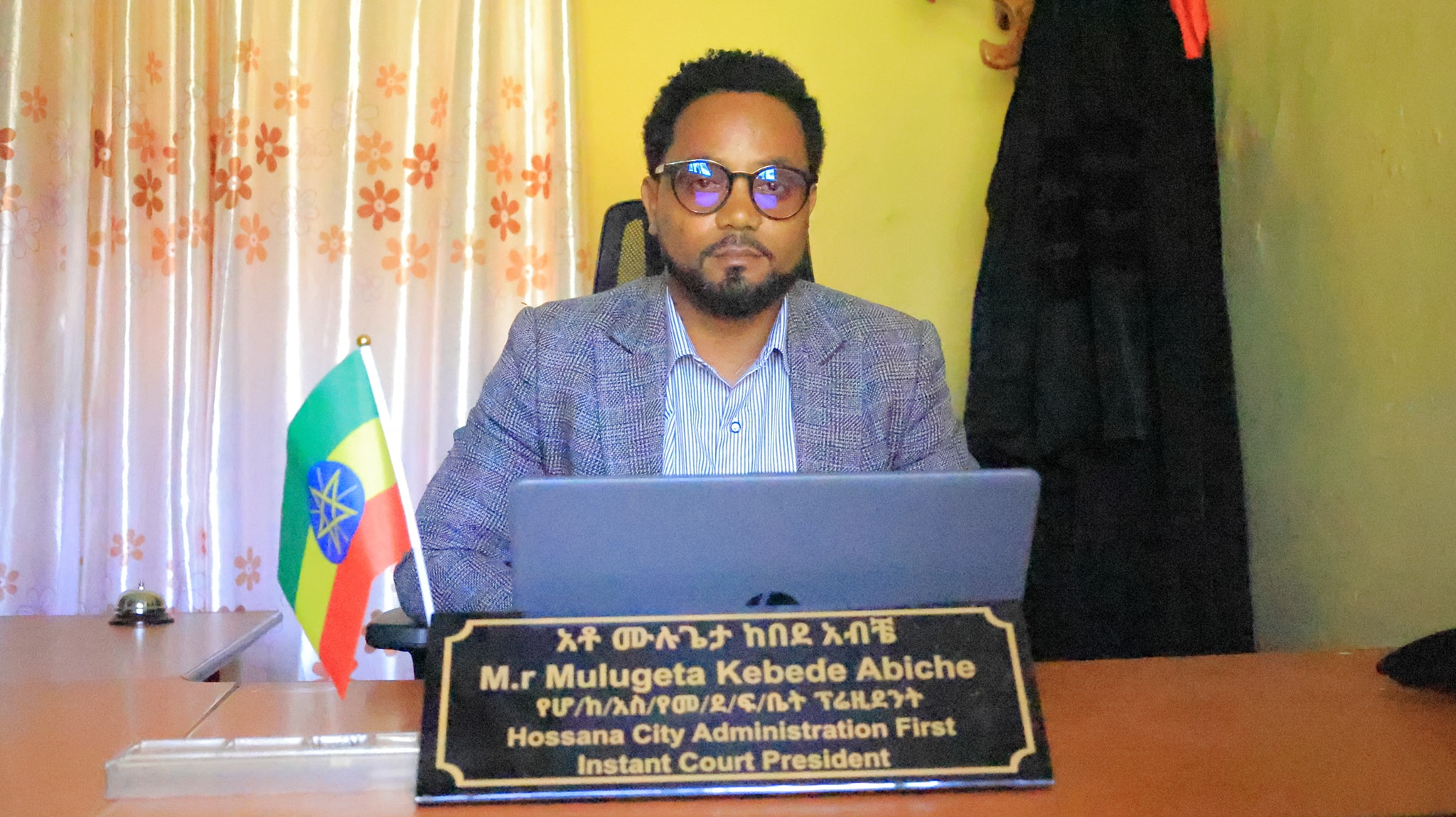 የሆሳዕና ከተማ የመጀመሪያ ደረጃ ፍርድ ቤት ቀደም ሲል ዓመትና ከዚያ በላይ የሚፈጁ የክስ መዝገቦች ከሁለት ወር ባልበለጠ ጊዜ ውሳኔ በመስጠት አበረታች እንቅስቃሴ እያደረገ መሆኑ ተገለፀ ።