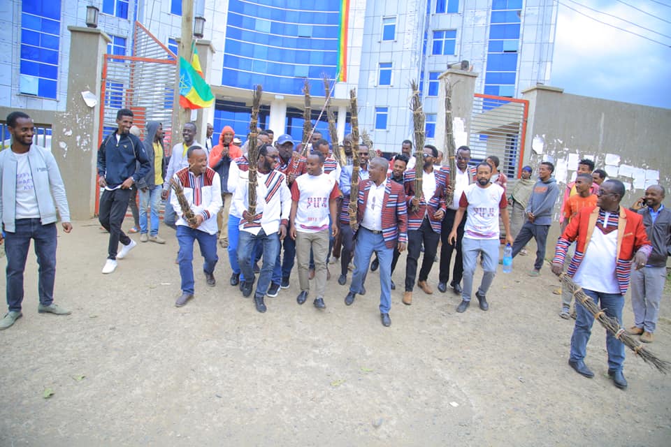 በሆሳዕና ከተማ አስተዳደር የ2015 ዓ.ም ያሆዴ የሀዲያ ብሔር የዘመን መለወጫ በዓል ዛሬ በከተማ ደረጃ ተከበረ ።