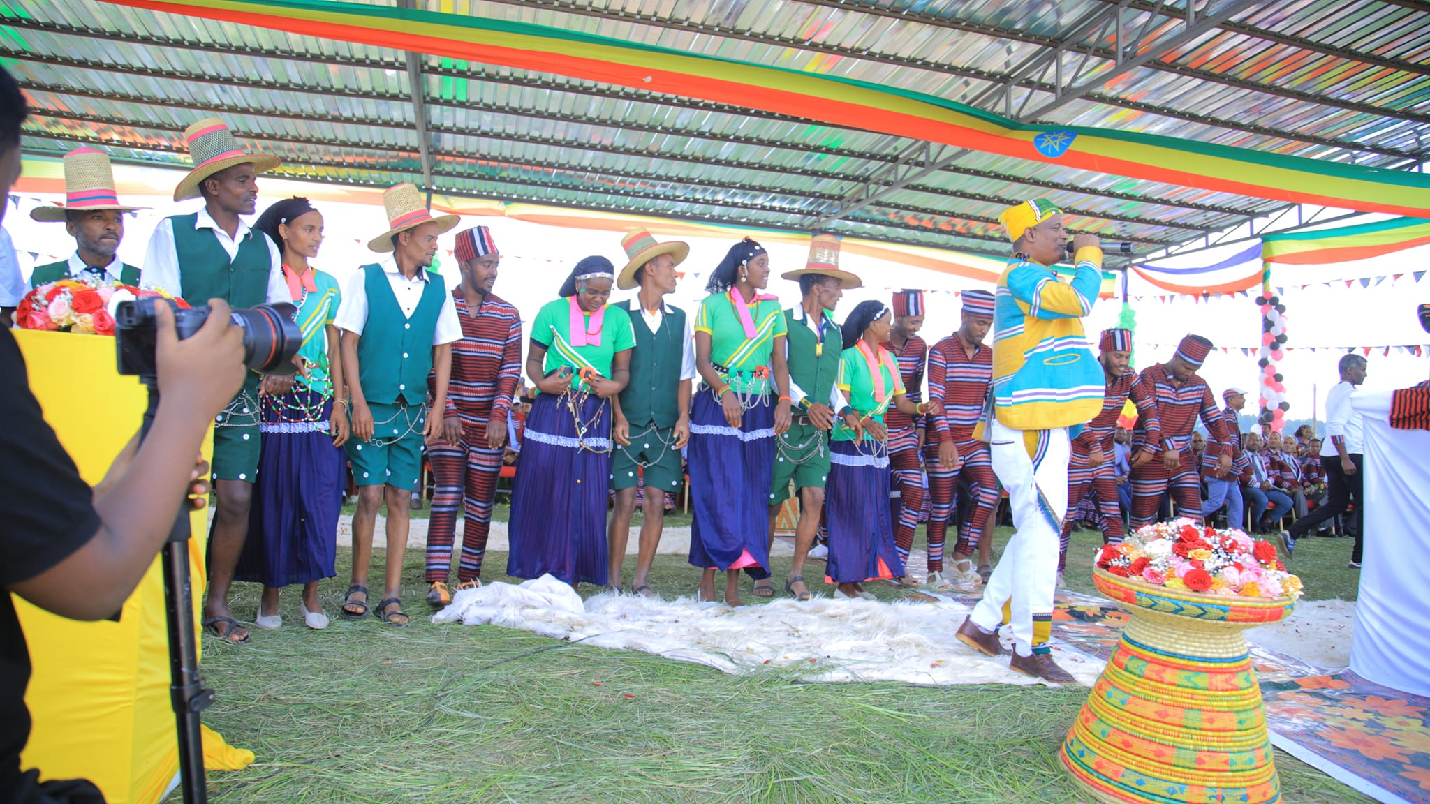 በሀዲያ ዞን ሆሳዕና ከተማ የ’’ያሆዴ” የሀዲያ ብሒር ዘመን መለወጫ በዓል በሀዲይ ናፋራ በተለያዩ ትርዕቶች በታላቅ ድምቀት ተከበረ ።