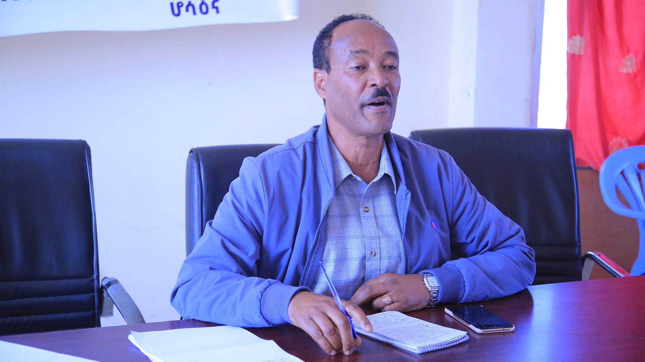 በሆሳዕና ከተማ አስተዳደር "በደም የተከበረ፣ በላብ የታሰረ" በሚል መሪ ቃል የፐብሊክ ሠርቨንት የውይይት መድረክ እየተካሄደ ነዉ ።