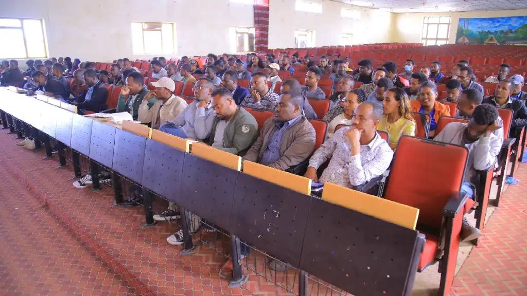 የሆሳዕና ከከተማ አስተዳደር የአመራር አካላት በከተማው የታቀደውን የ70 ቀን ዕቅድ በላቀ አፈፃፀም ውጤት ማስመዝገብ በሚቻልበት ሁኔታ ላይ ውይይት አካሄደዋል ።